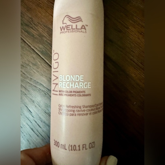 New Wella Blonde Recharge Cool Blondes Shampoo 10.1oz - Picture 3 of 5